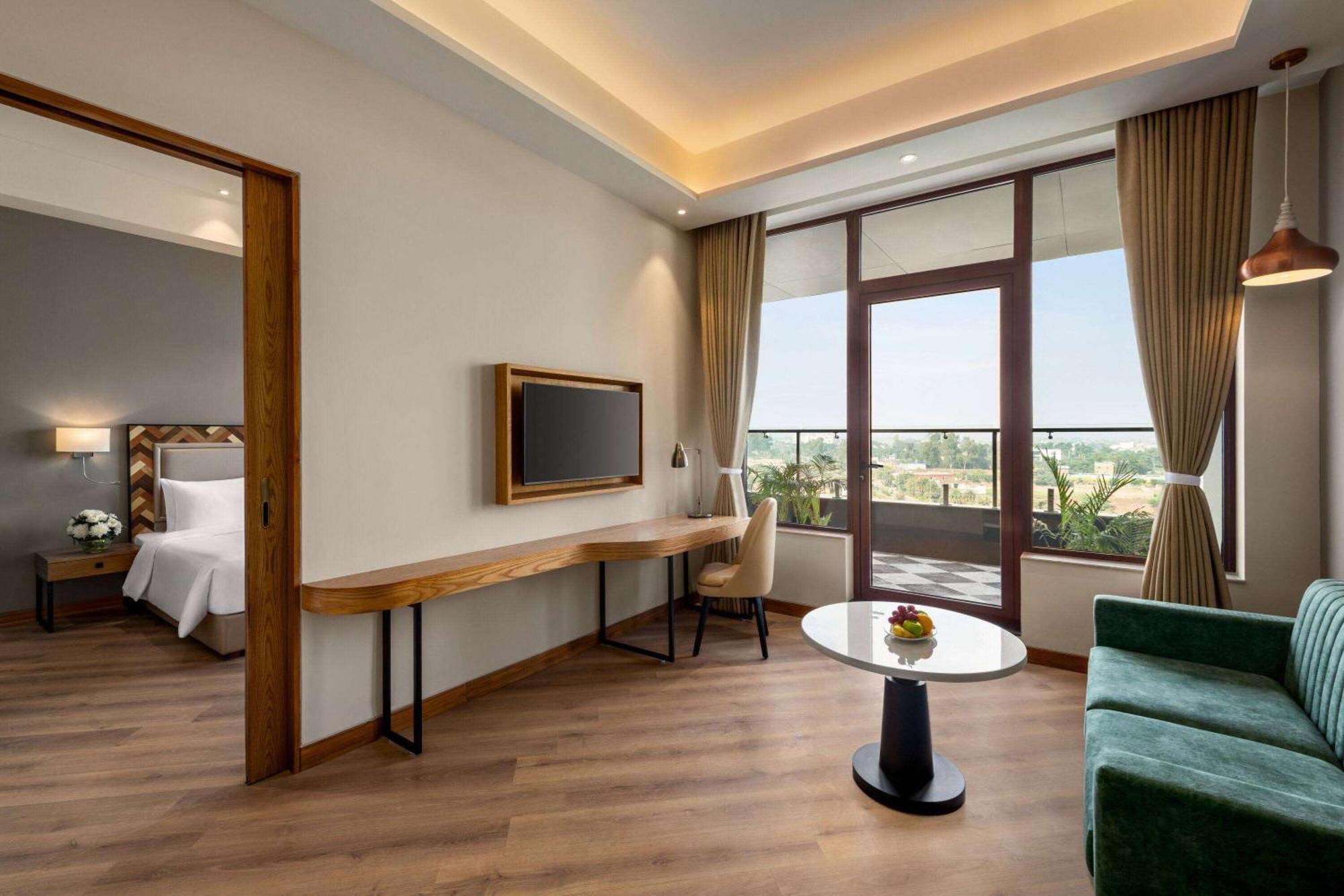 Ramada Encore By Wyndham Amritsar Airport 外观 照片